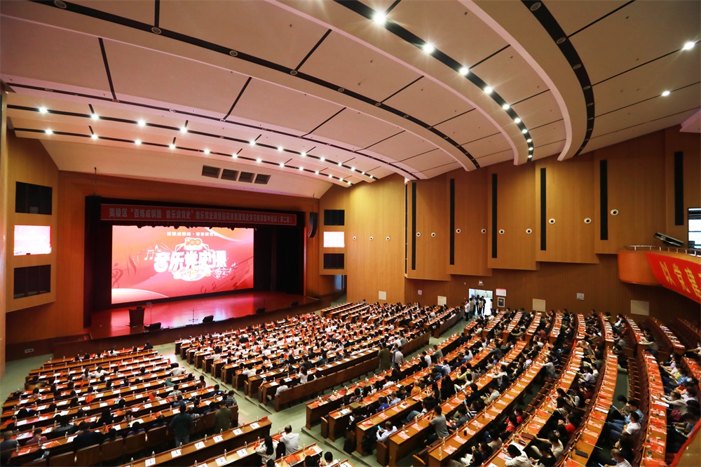 2021年(nián)，夷陵區(qū)音(yīn)樂(yuè)黨史課在稻花(huā)香“聲”動開(kāi)講